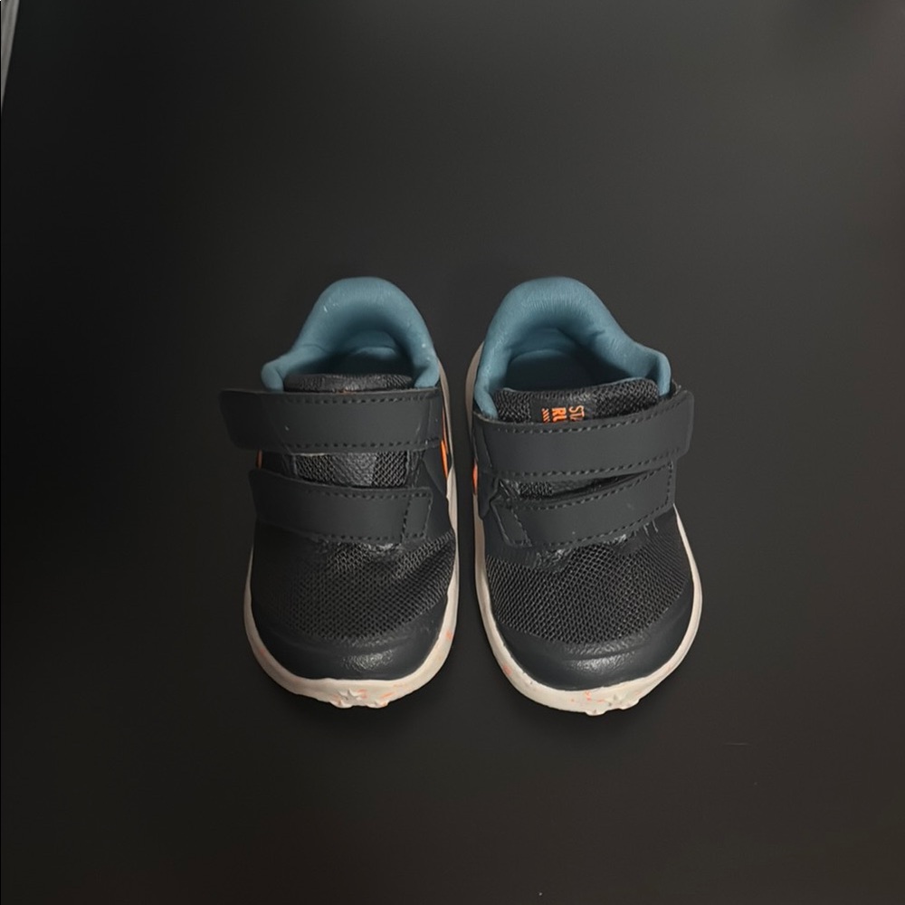 Nike Kids Black and Orange Sneakers